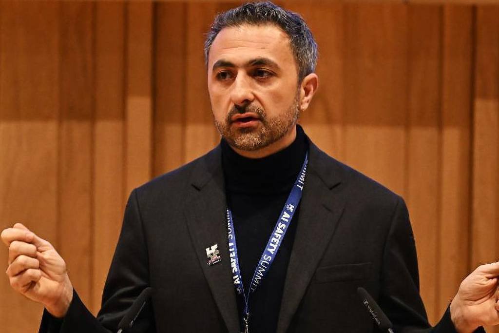 homem falando sobre psicose de IA