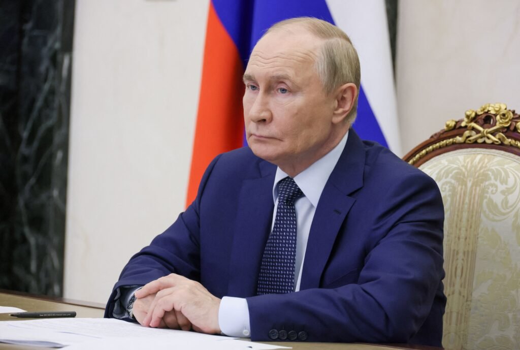 vladimir putin sentado